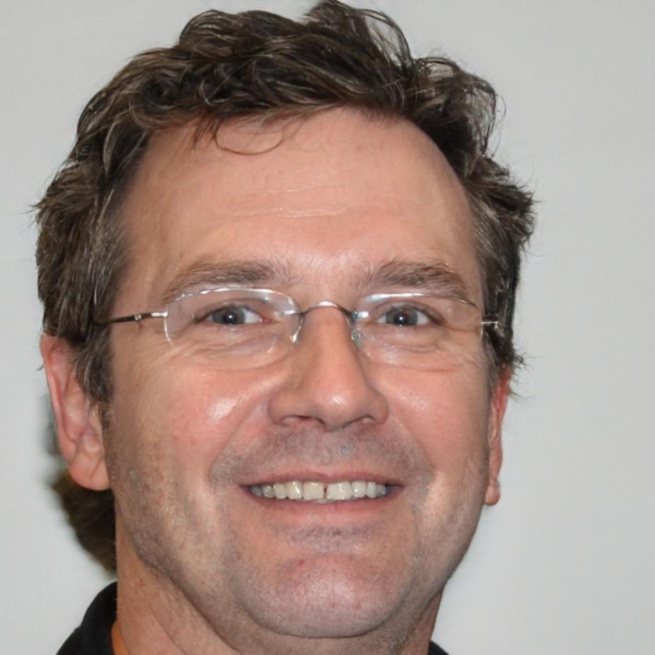 Marcos Santolalla, Especialista en Estrategia Empresarial